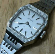 Load image into Gallery viewer, Vintage Baylor Swiss Lady 17J Silver Barrel Hand-Winding Mechanical Watch Hours
