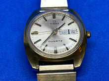 Load image into Gallery viewer, Vintage Timex Indiglo Men Gold Tone Loud Beat Analog Quartz Watch Hour~Run &amp;Stop
