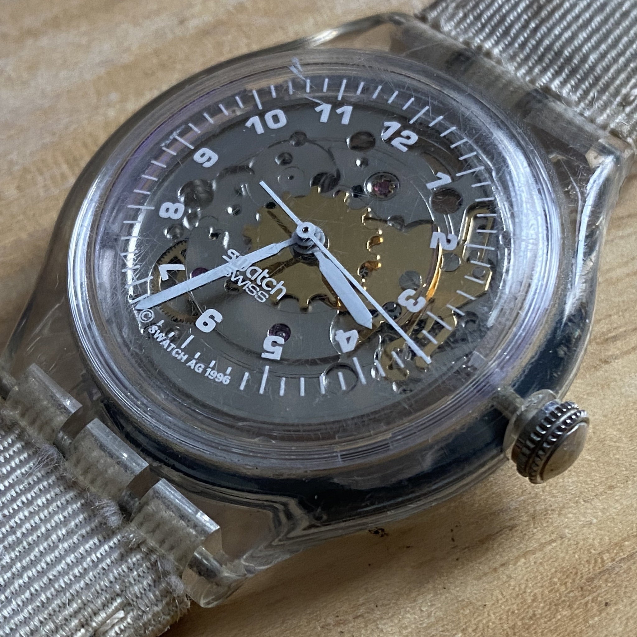 Vintage Swatch Swiss Men 23 Jewels Clear Case Self-Winding