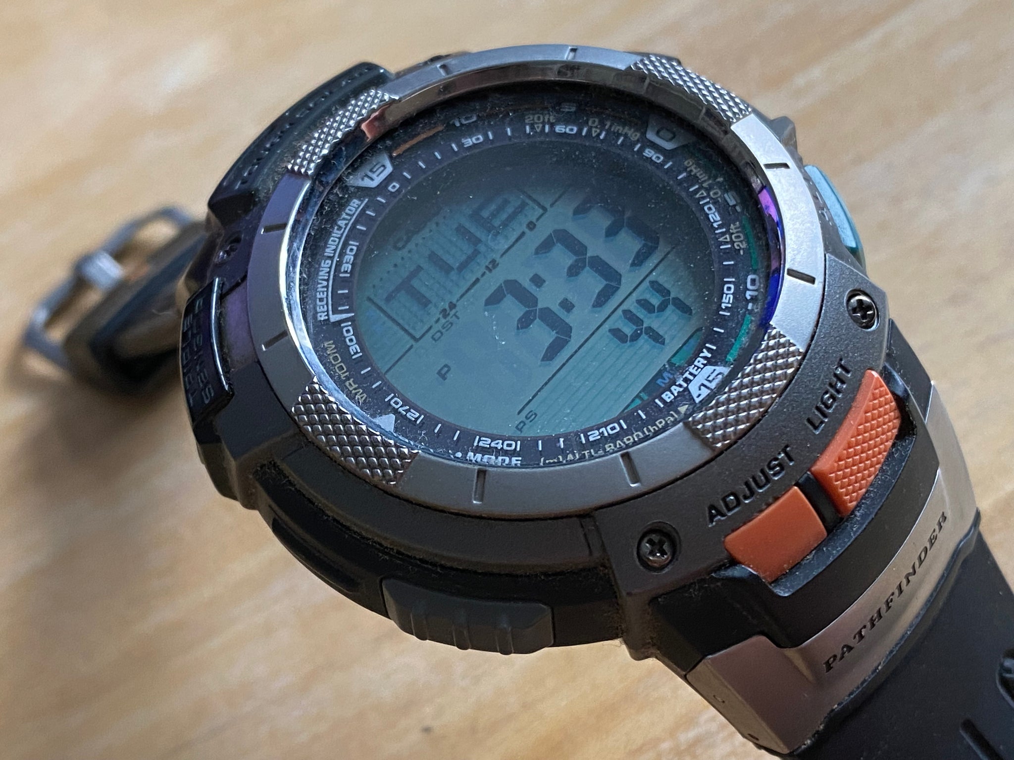 Casio Pathfinder PAW-1100 Mens 100m Digital Quartz Alti Baro 